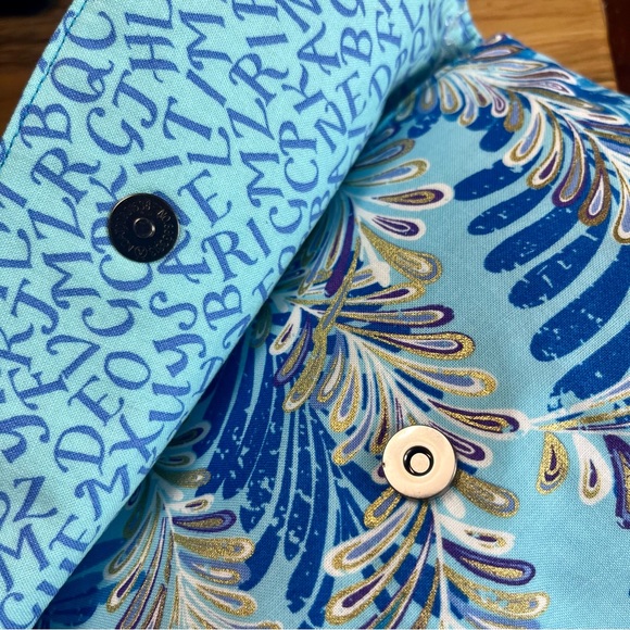 Turquoise purple oil slick letters Print magnetic clasp Clutch Fabric clutch - Picture 2 of 6